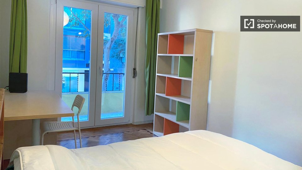 Double room Lisbon, 3 beds, 70m² — photo 6