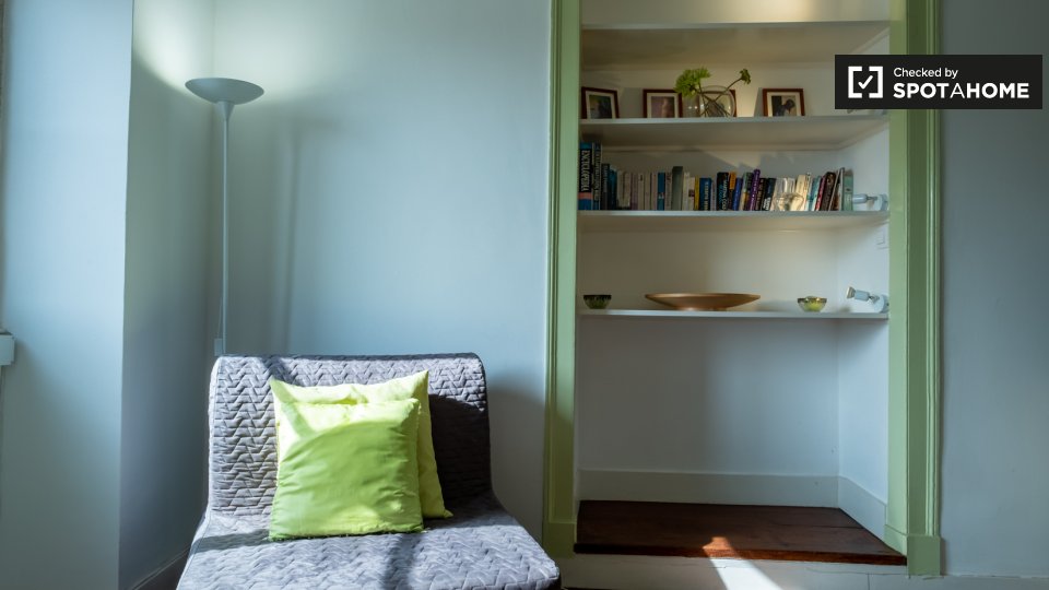 Apartment Lisbon, 1 bed — photo 13