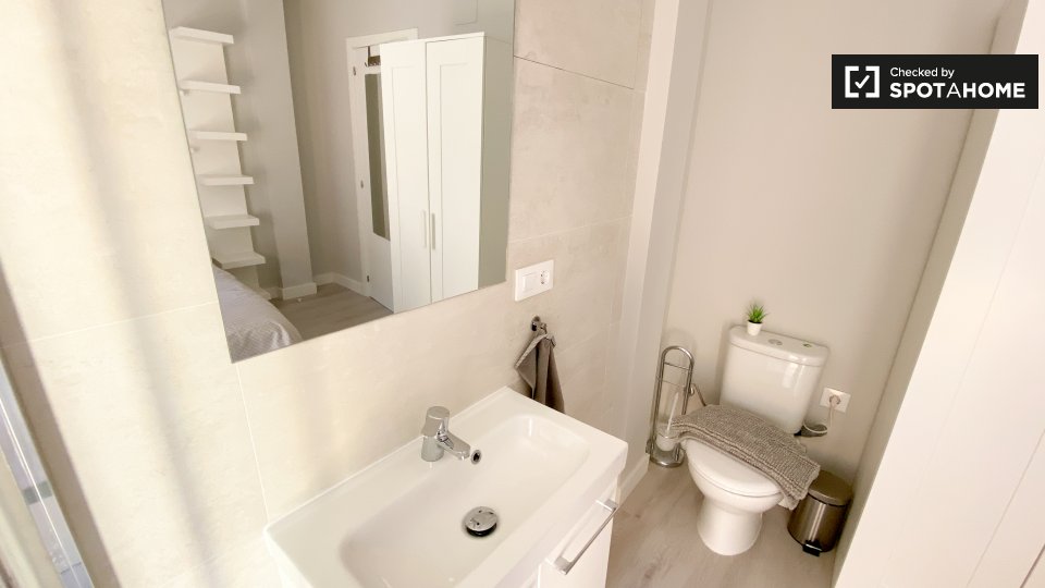 Double room Valencia, 3 beds — photo 7