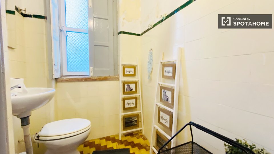 Double room Lisbon, 5 beds, 120m² — photo 37