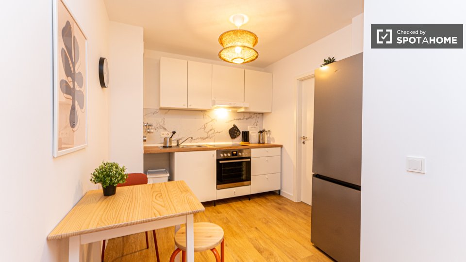 Double room Berlin, 4 beds, 65m² — photo 3