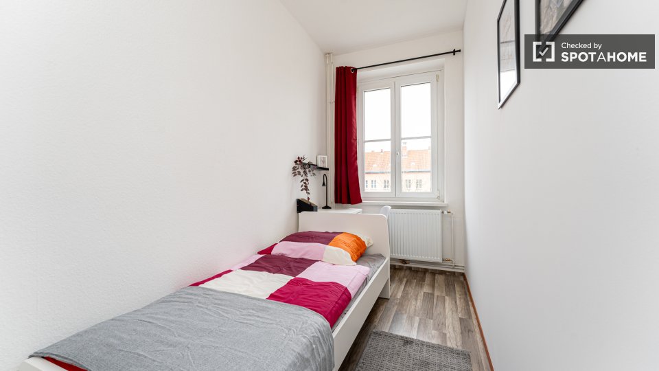 Double room Berlin, 5 beds, 69m² — photo 9