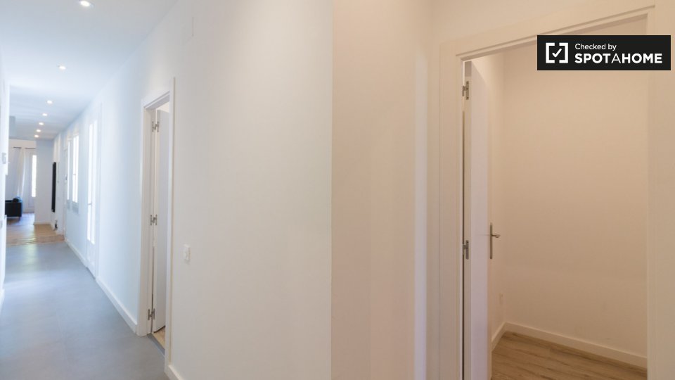 Apartment Barcelona, 3 beds, 130m² — photo 16