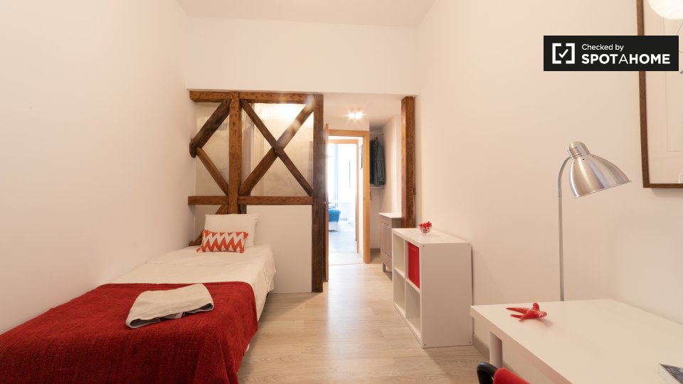 Double room Lisbon, 5 beds, 120m² — photo 18