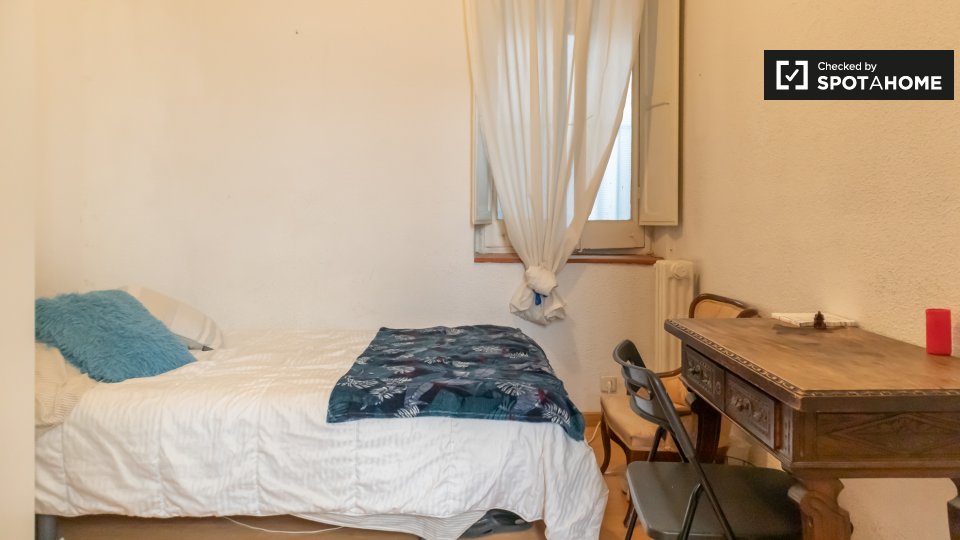 Double room Madrid, 4 beds, 100m² — photo 1