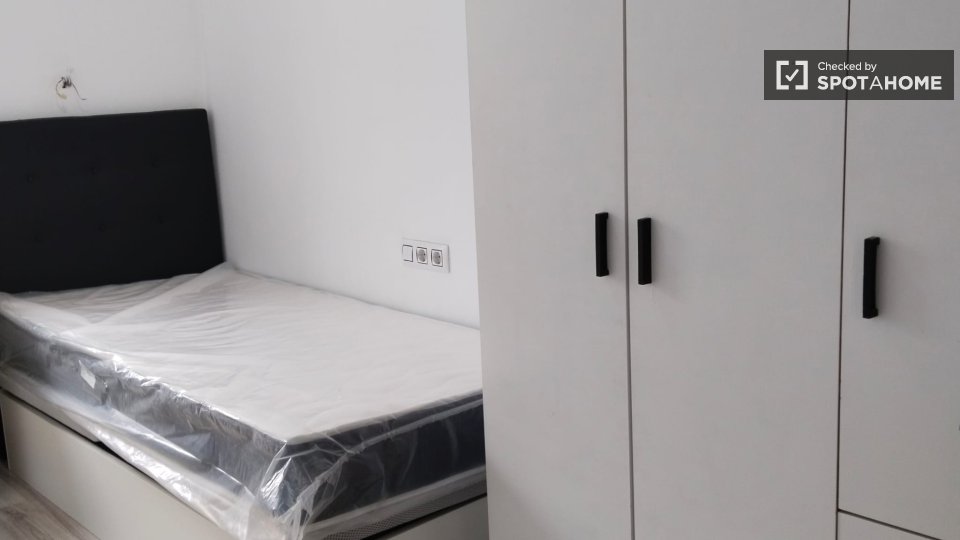 Double room Barcelona, 4 beds — photo 22