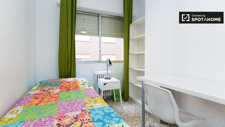Double room Granada, 5 beds, 130m² — photo 1