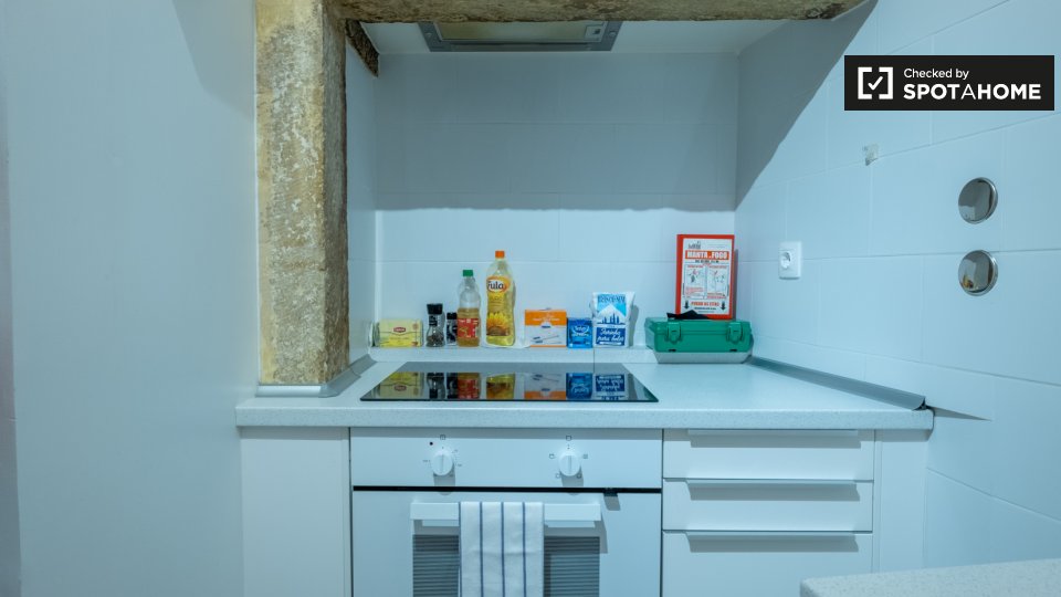 Apartment Lisbon, 1 bed — photo 11