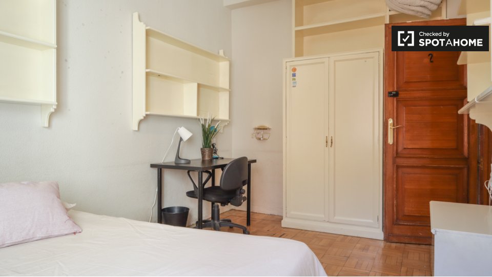 Double room Madrid, 6 beds, 200m² — photo 15