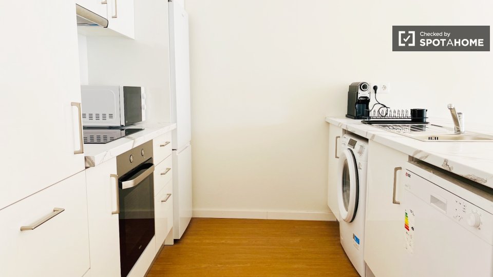 Apartment Lisbon, 1 bed — photo 6