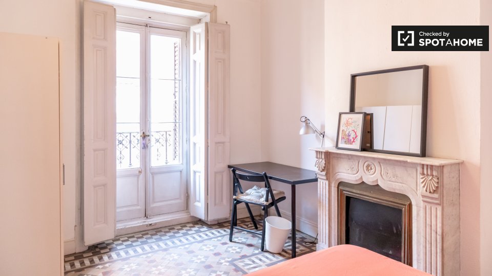 Double room Madrid, 10 beds, 220m² — photo 4