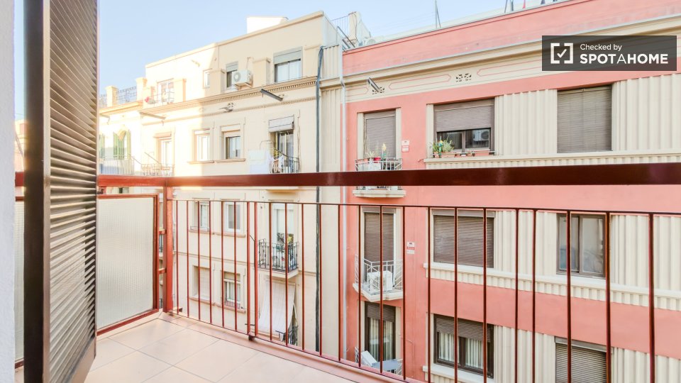 Apartment Barcelona, 3 beds, 70m² — photo 23