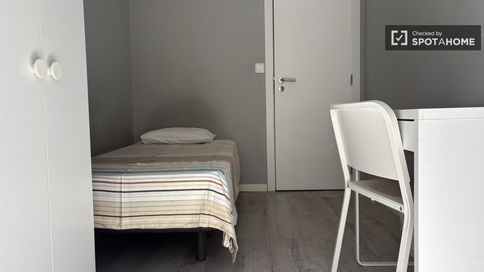 Double room Lisbon, 5 beds, 85m² — photo 64