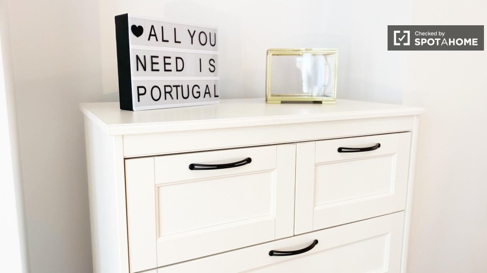 Double room Lisbon, 2 beds, 80m² — photo 46