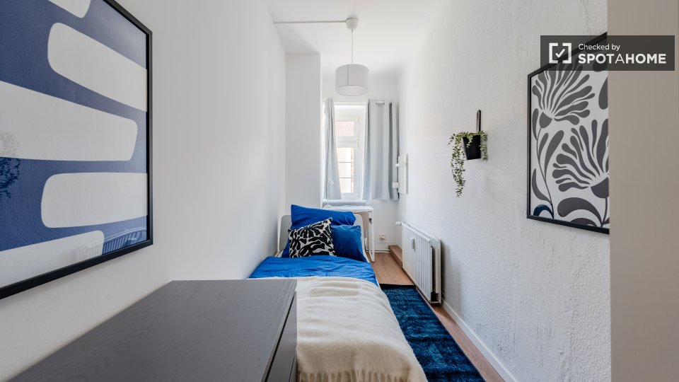 Double room Berlin, 6 beds, 82m² — photo 8