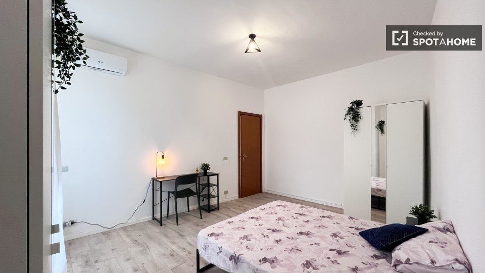 Double room Milan, 2 beds — photo 2