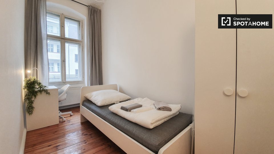 Double room Berlin, 3 beds — photo 3