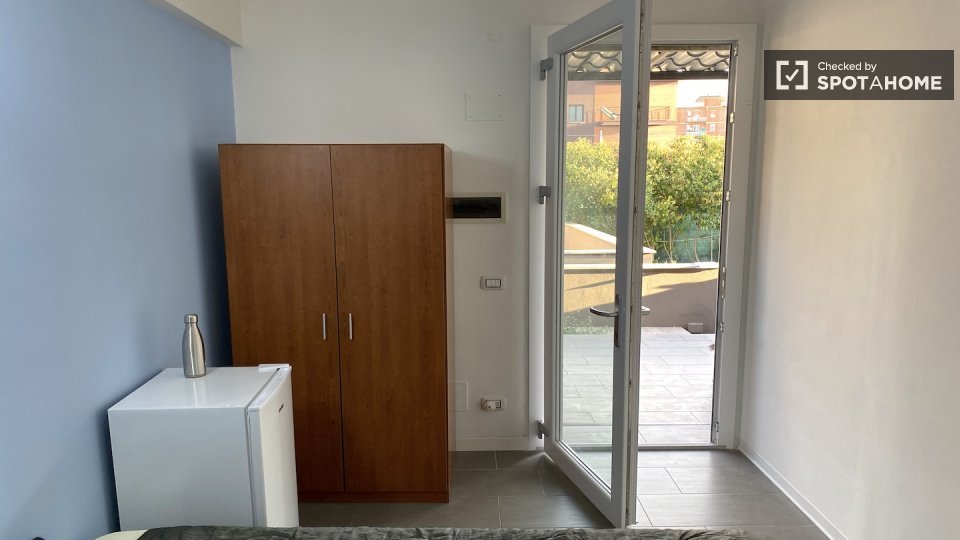 Double room Rome, 4 beds — photo 9