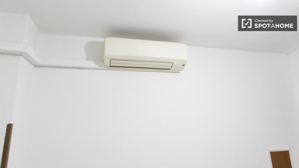 Double room Madrid, 6 beds, 116m² — photo 17