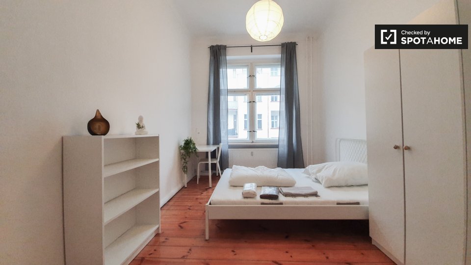 Double room Berlin, 3 beds — photo 15