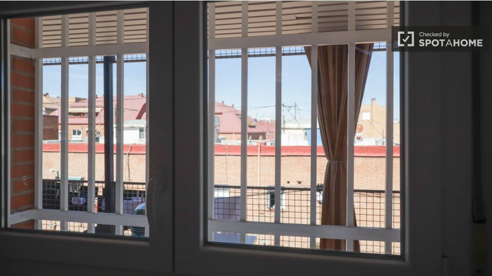 Double room Madrid, 4 beds — photo 2