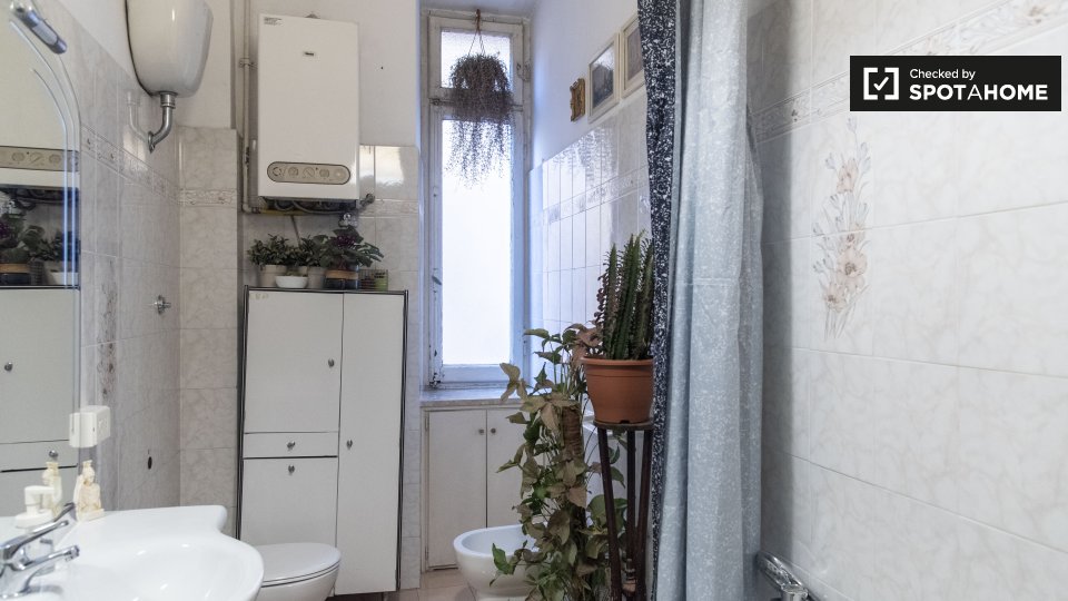 Double room Rome, 3 beds — photo 10
