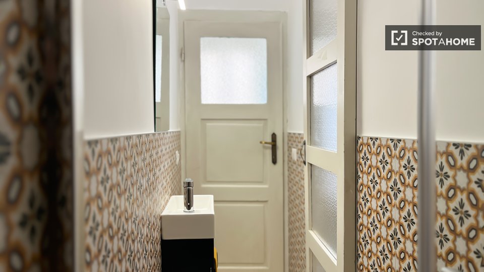 Double room Milan, 5 beds — photo 16