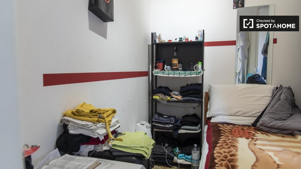 Double room Rome, 4 beds, 15m² — photo 11