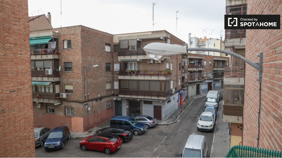 Double room Madrid, 4 beds — photo 11