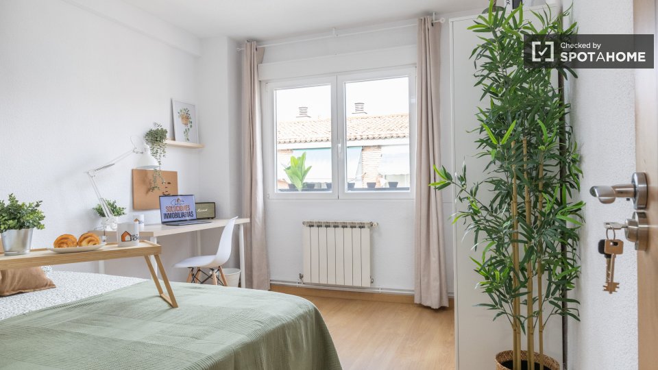 Double room Madrid, 4 beds — photo 38