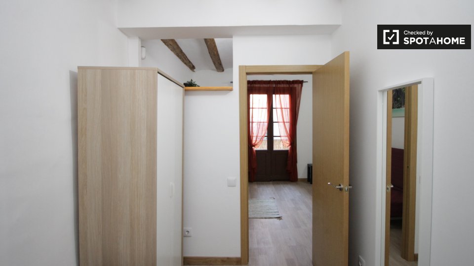 Double room Barcelona, 2 beds — photo 17