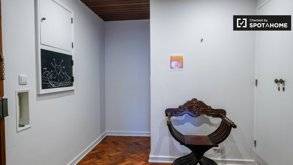 Double room Lisbon, 2 beds, 40m² — photo 2