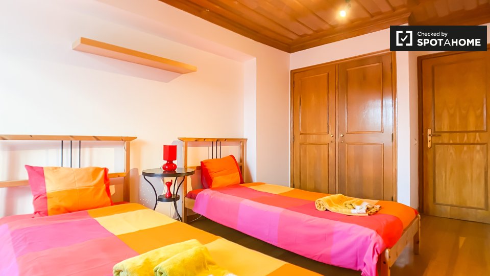 Apartment Lisbon, 2 beds, 65m² — photo 12
