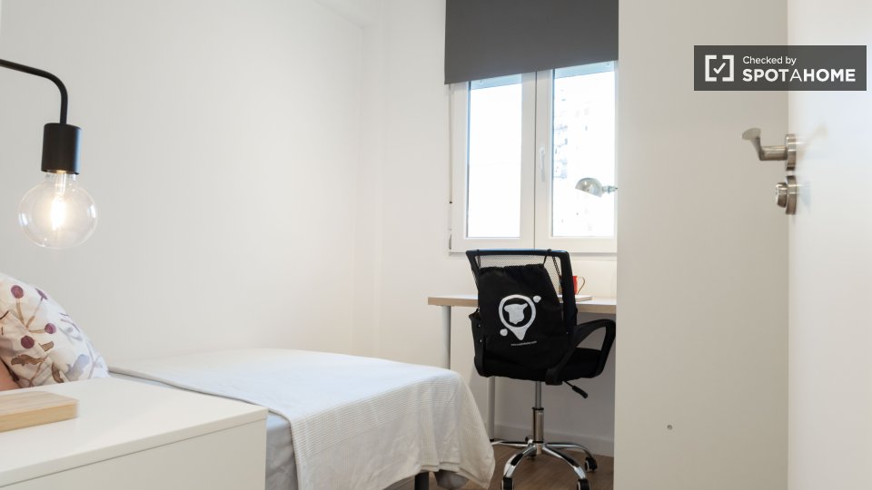 Double room Madrid, 4 beds — photo 10
