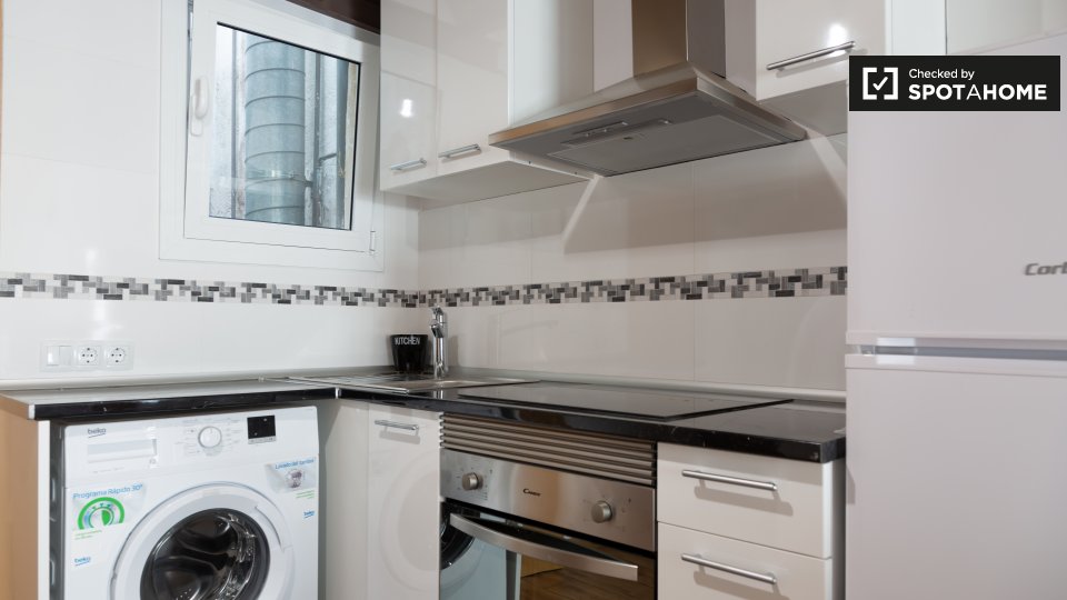 Apartment Barcelona, 1 bed, 37m² — photo 4
