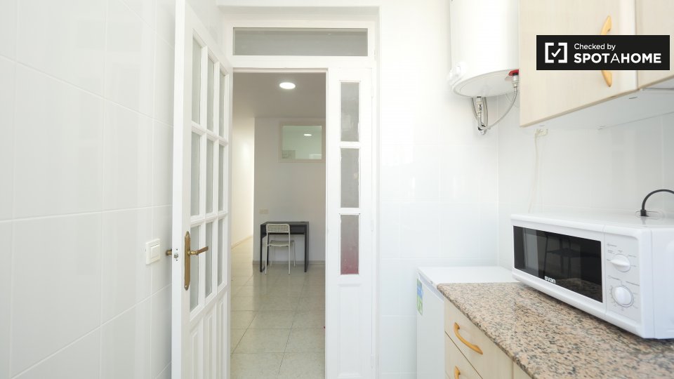 Double room Barcelona, 2 beds — photo 11