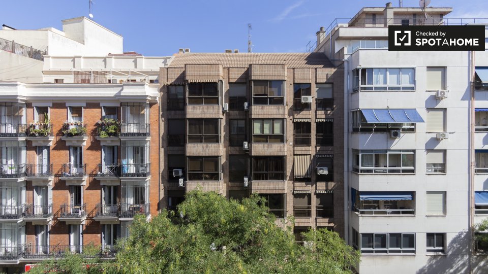 Double room Madrid, 8 beds, 200m² — photo 6