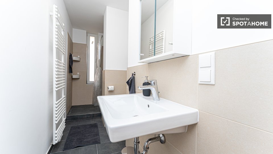Double room Berlin, 3 beds, 53m² — photo 5