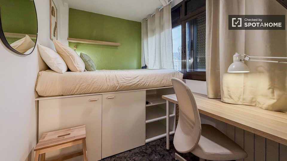 Double room Barcelona, 4 beds — photo 10