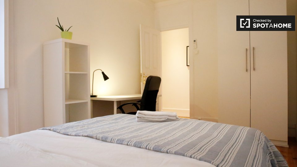 Double room Lisbon, 5 beds, 170m² — photo 2