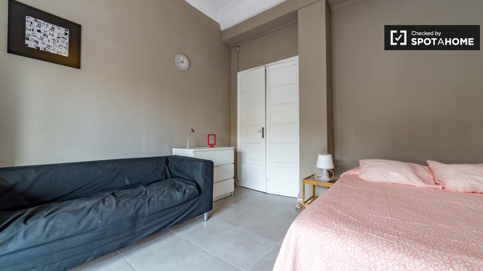 Double room Valencia, 5 beds, 130m² — photo 12