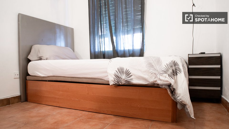 Double room Madrid, 10 beds, 200m² — photo 4
