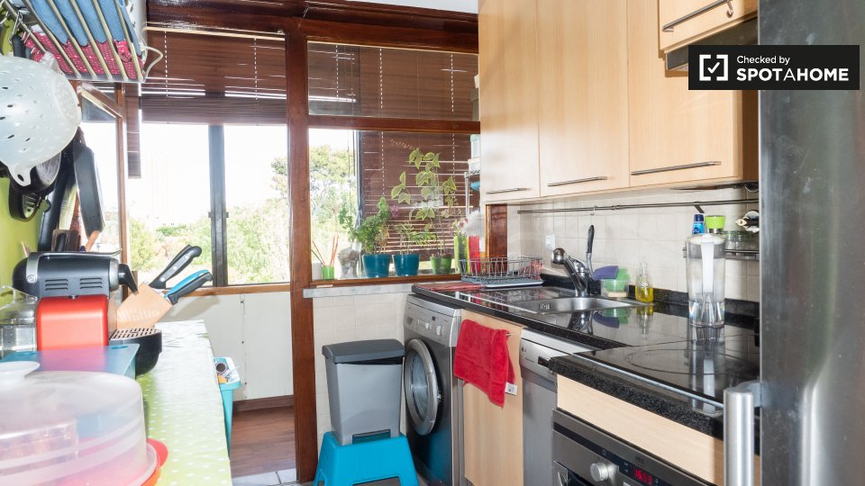 Double room Lisbon, 2 beds, 84m² — photo 17