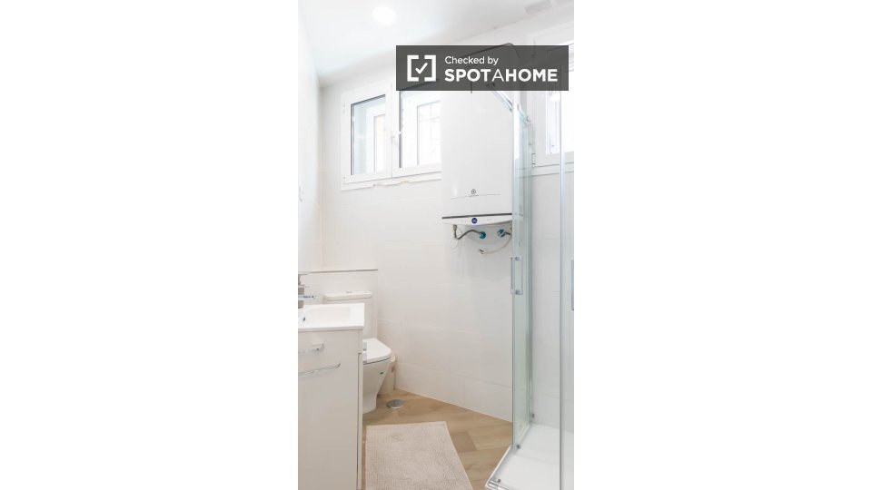 Double room Madrid, 7 beds — photo 16