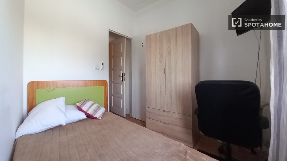 Double room Lisbon, 5 beds, 90m² — photo 3