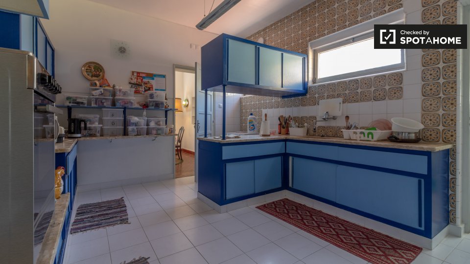 Double room Lisbon, 6 beds, 250m² — photo 13