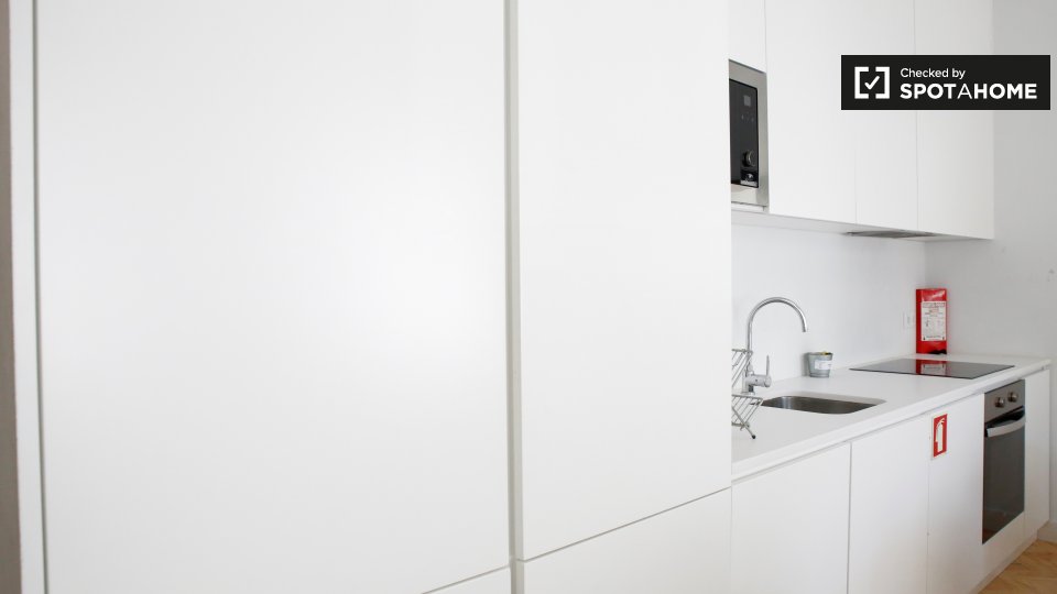 Apartment Lisbon, 3 beds, 100m² — photo 7