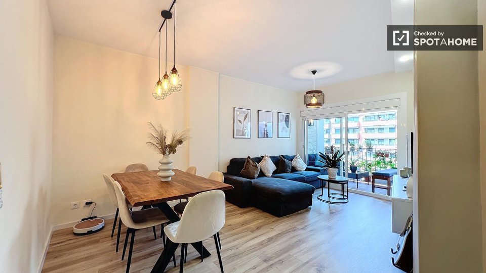 Piso de 3 habitaciones en alquiler en El Poblenou, Barcelona.