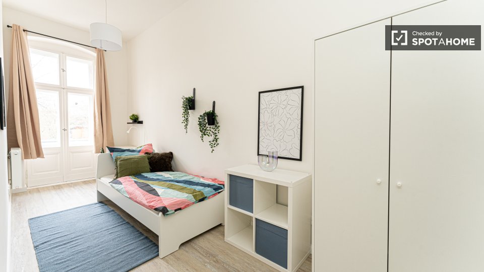Double room Berlin, 6 beds, 101m² — photo 2
