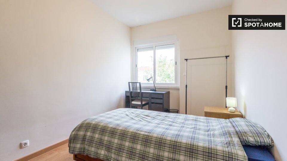 Apartment Lisbon, 2 beds, 58m² — photo 16